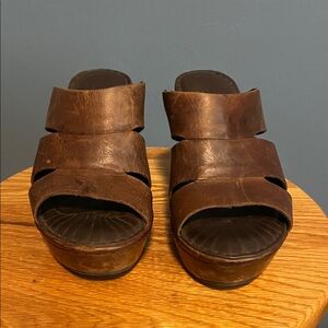 BORN Brown Leather Women's wedge  platform Sandals 7.5